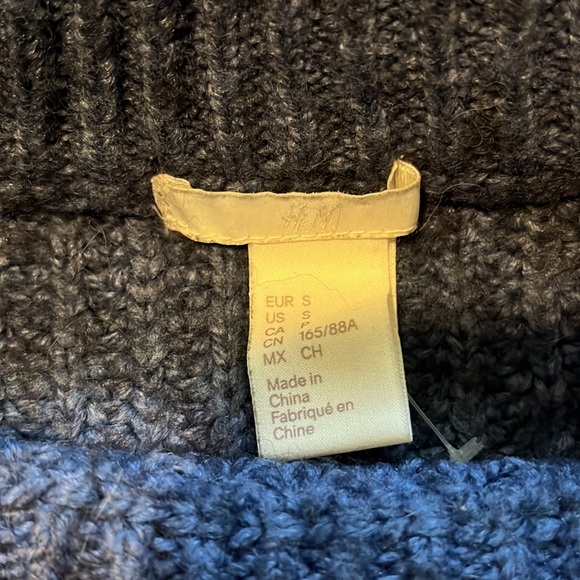 Beautiful blue chunky H&M cropped sweater - Picture 2 of 4